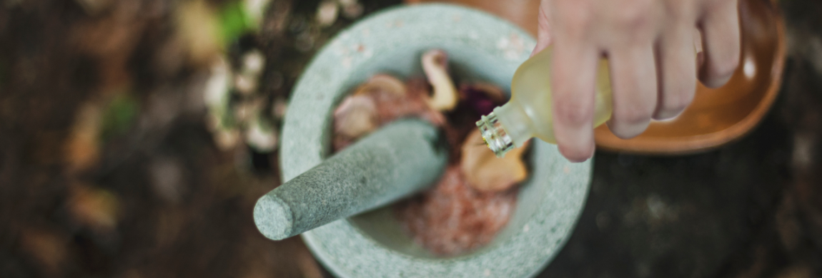 5 Ways You Need to Use Essential Oils This Summer